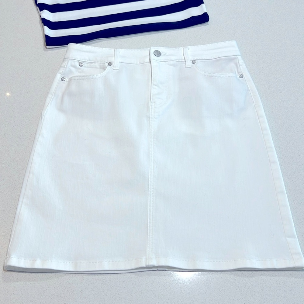 Talbots White Denim Jean Skirt Size 4. Like New! A-line, above knee, heavy denim